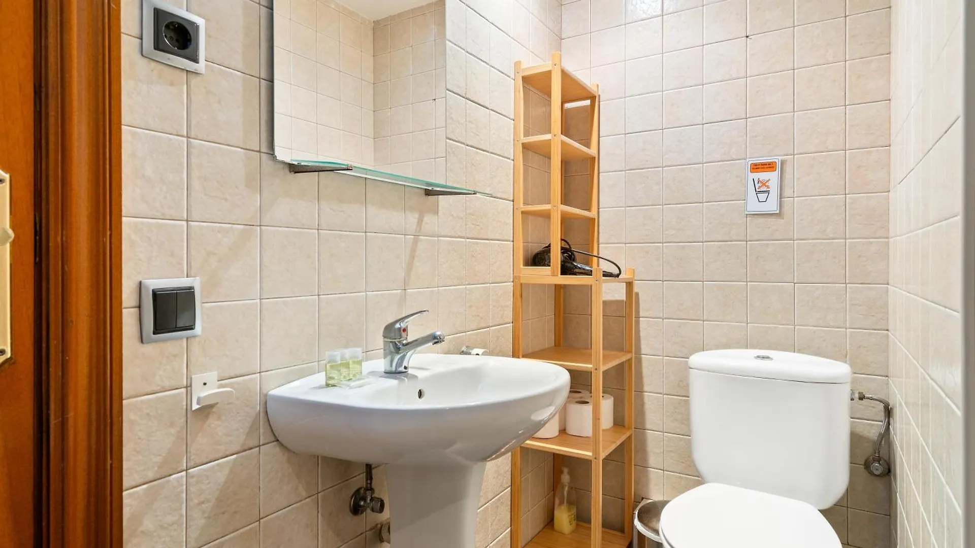 Chic 3Br Retreat With Private Terrace Daire Barselona