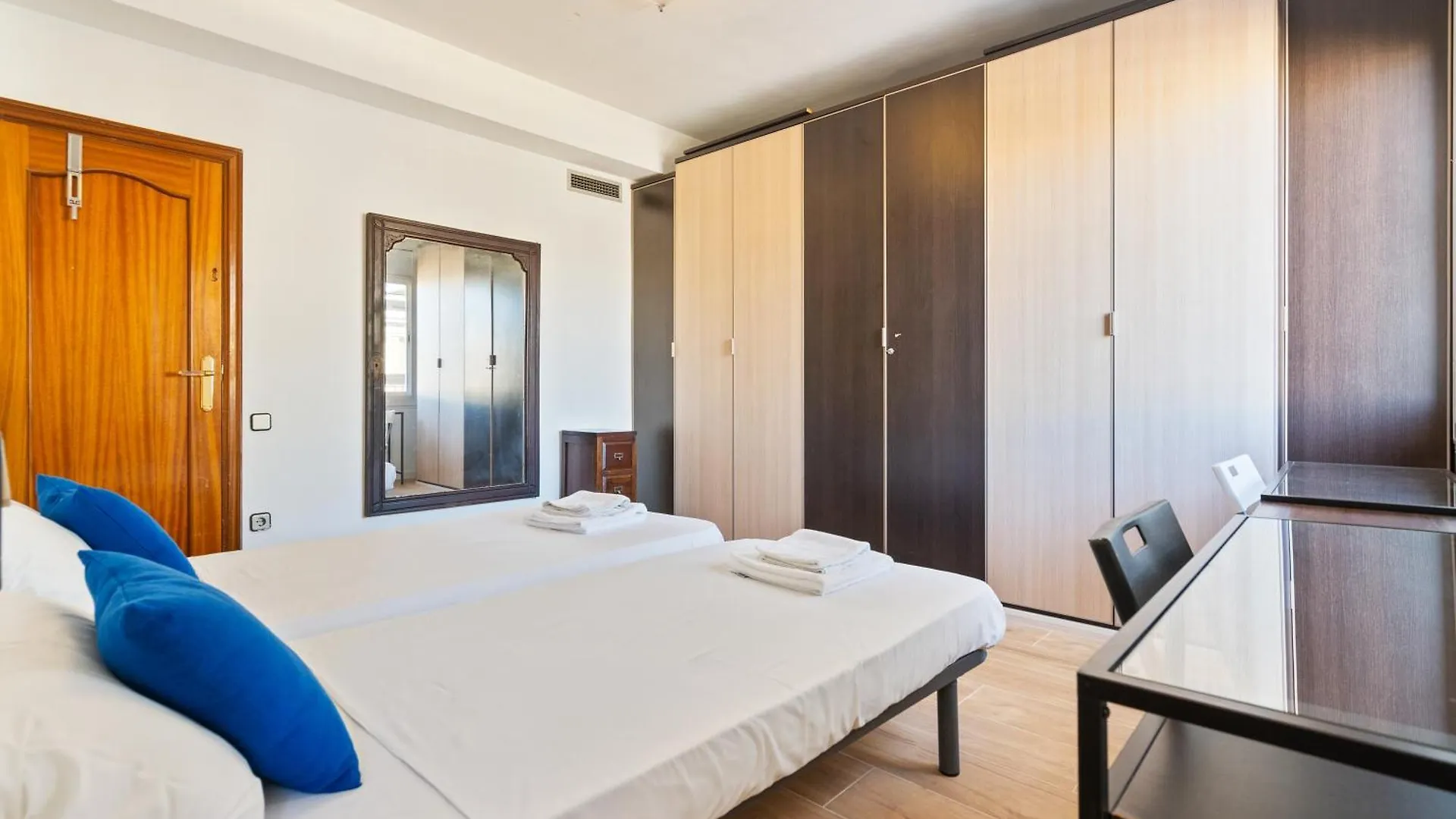 Chic 3Br Retreat With Private Terrace Daire Barselona İspanya