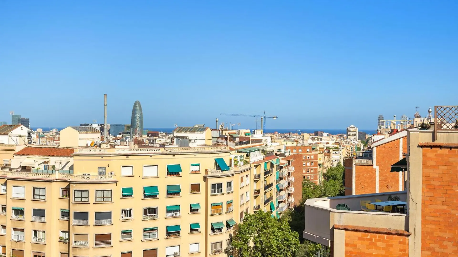 Appartement Chic 3Br Retreat With Private Terrace à Barcelone