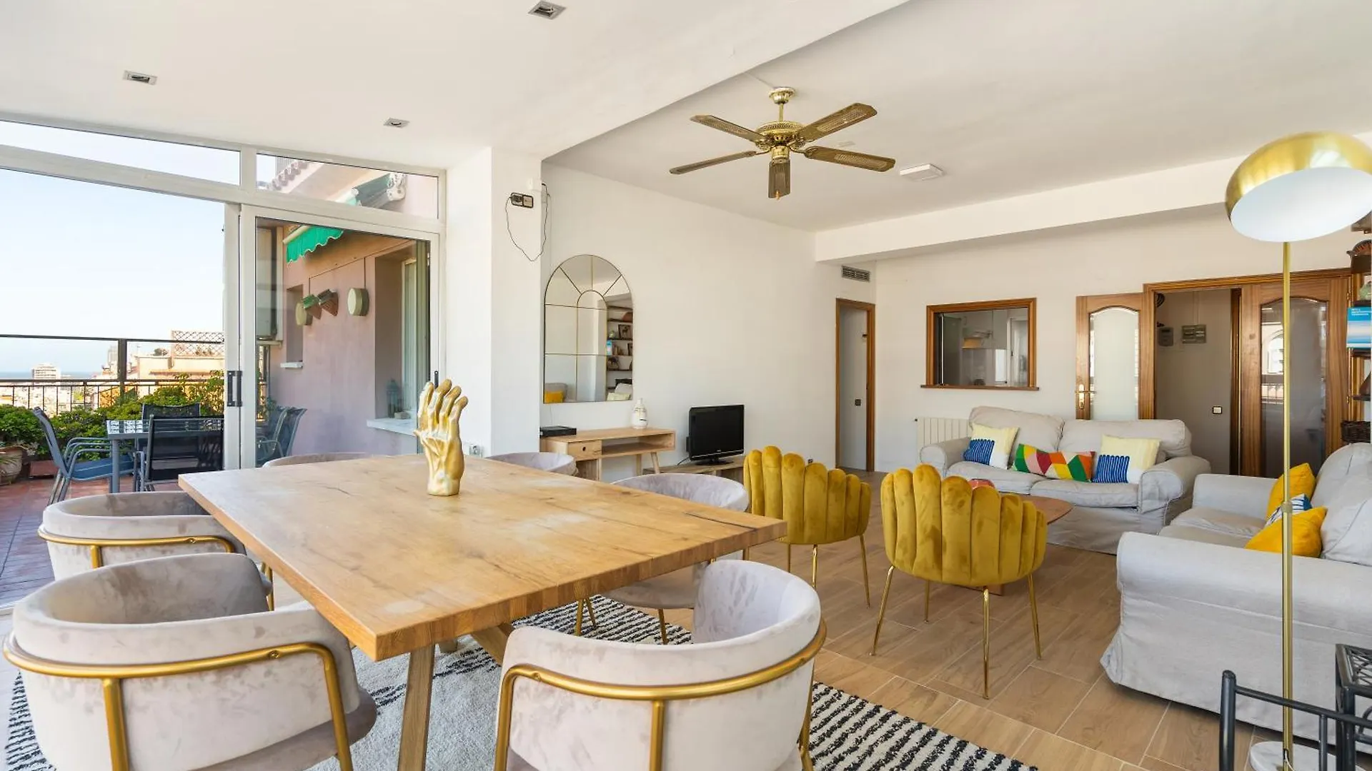Appartement Chic 3Br Retreat With Private Terrace à Barcelone